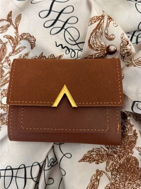 Minimalist Brown Wallet Women’s Small Faux Leather Wallet Gold V Clasp Compact